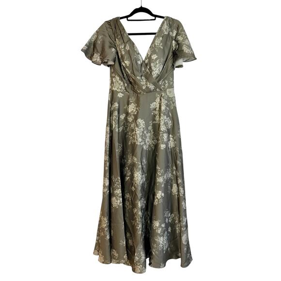 AW Furst dress from AW.Bridal - Picture 2 of 10